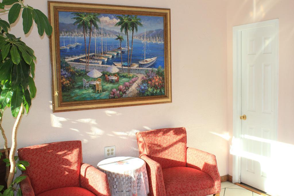Valley Hotel Роузмийд Екстериор снимка