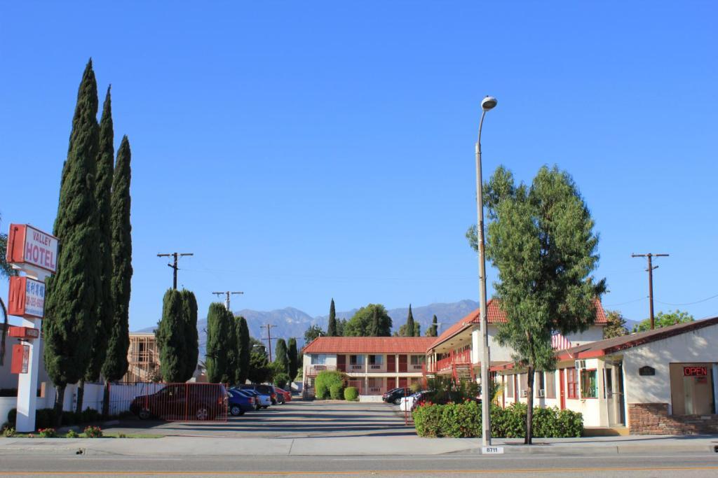 Valley Hotel Роузмийд Екстериор снимка
