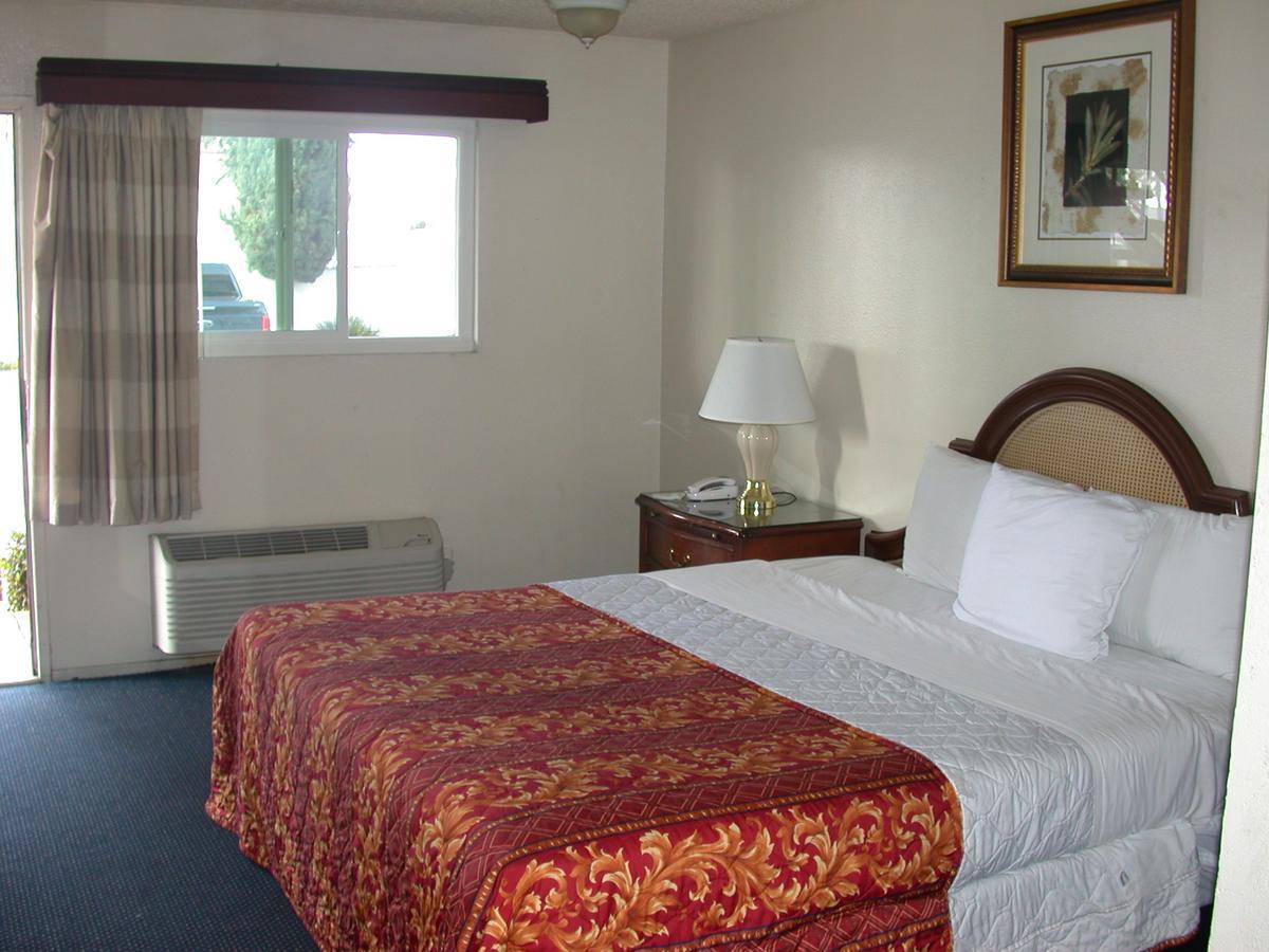 Valley Hotel Роузмийд Екстериор снимка
