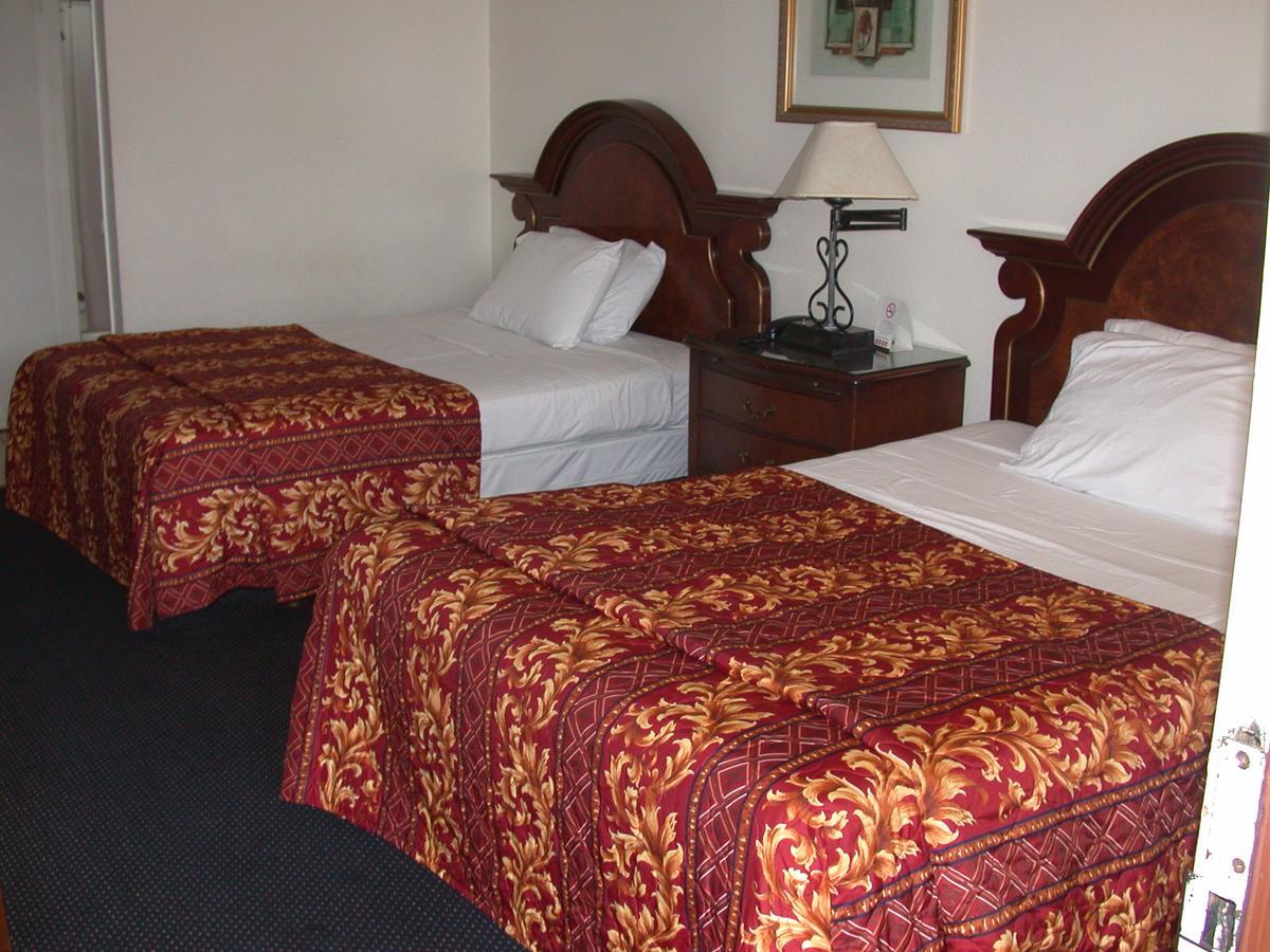Valley Hotel Роузмийд Екстериор снимка