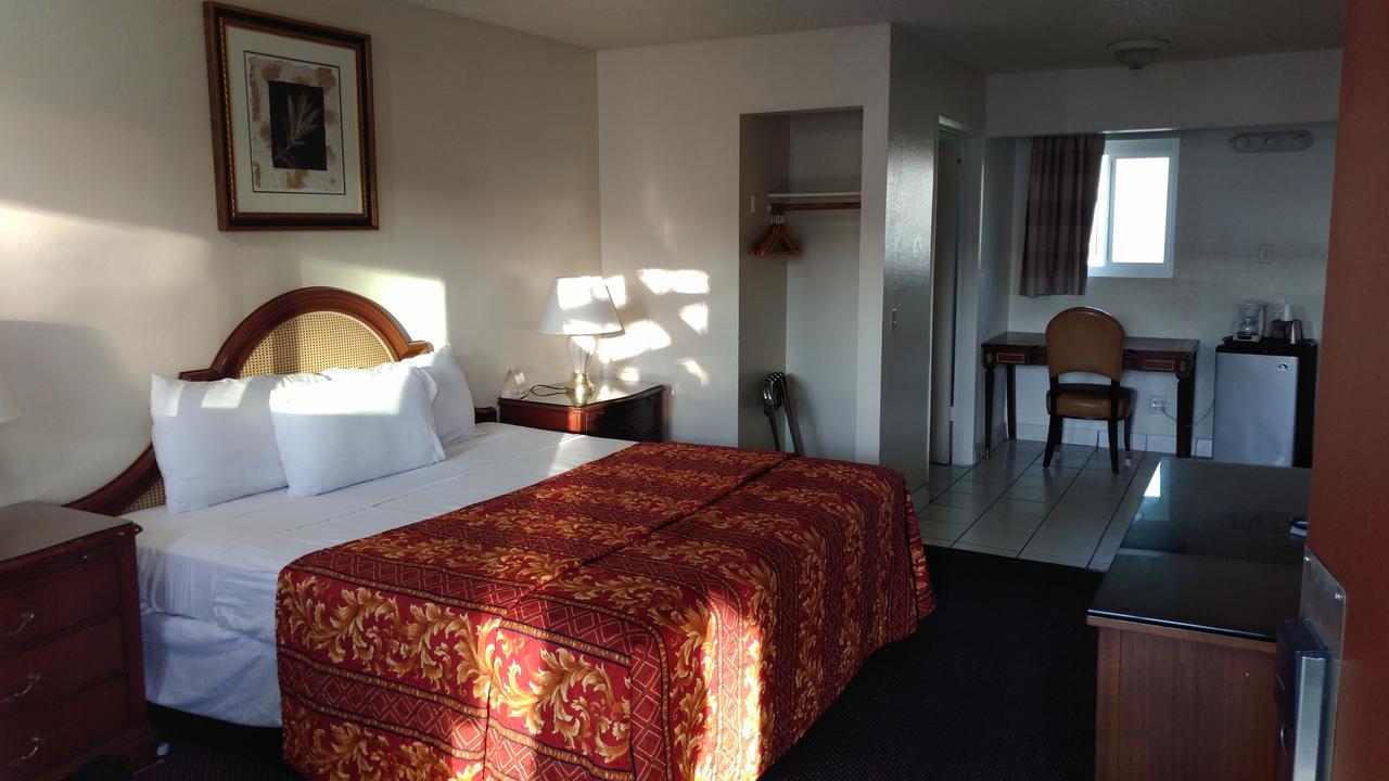 Valley Hotel Роузмийд Екстериор снимка