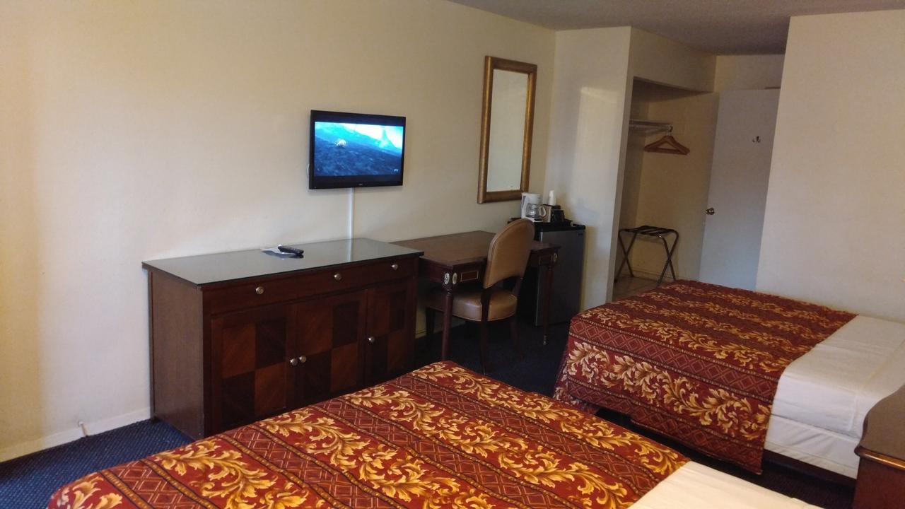 Valley Hotel Роузмийд Екстериор снимка