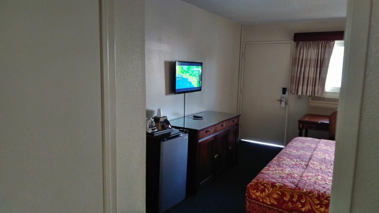 Valley Hotel Роузмийд Екстериор снимка