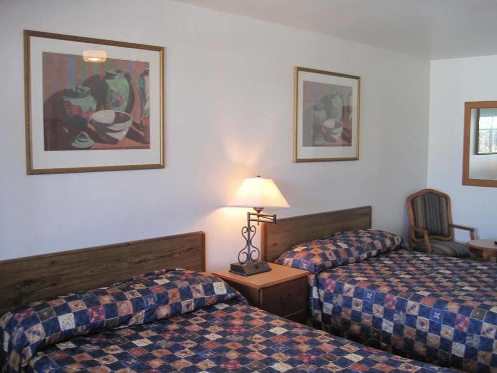 Valley Hotel Роузмийд Екстериор снимка