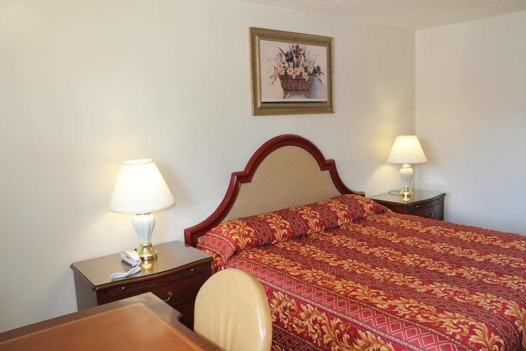Valley Hotel Роузмийд Екстериор снимка
