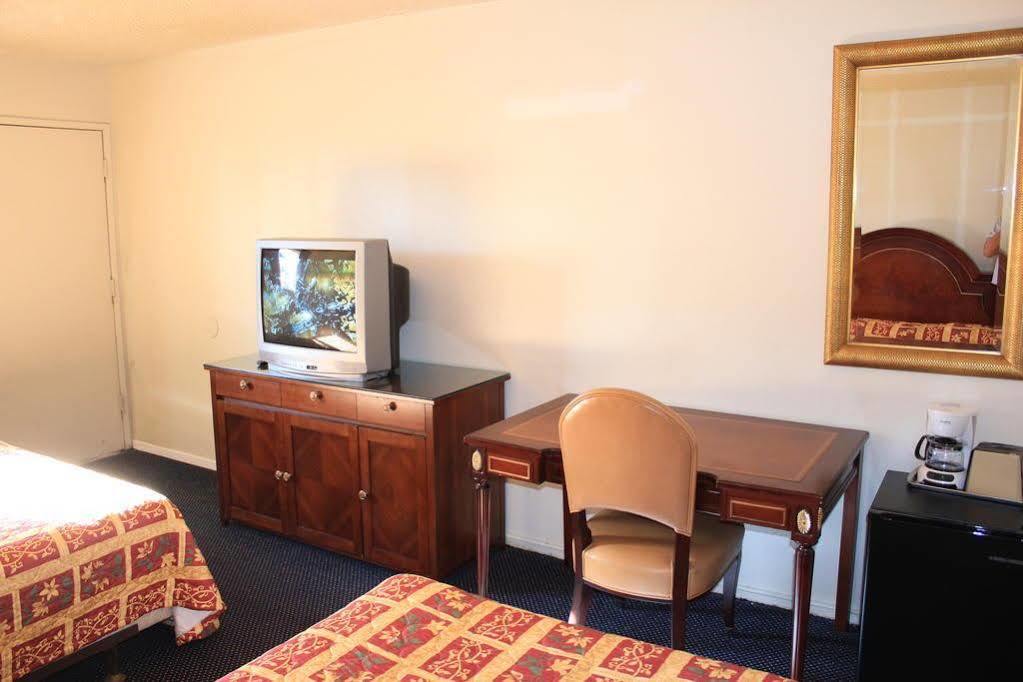 Valley Hotel Роузмийд Екстериор снимка