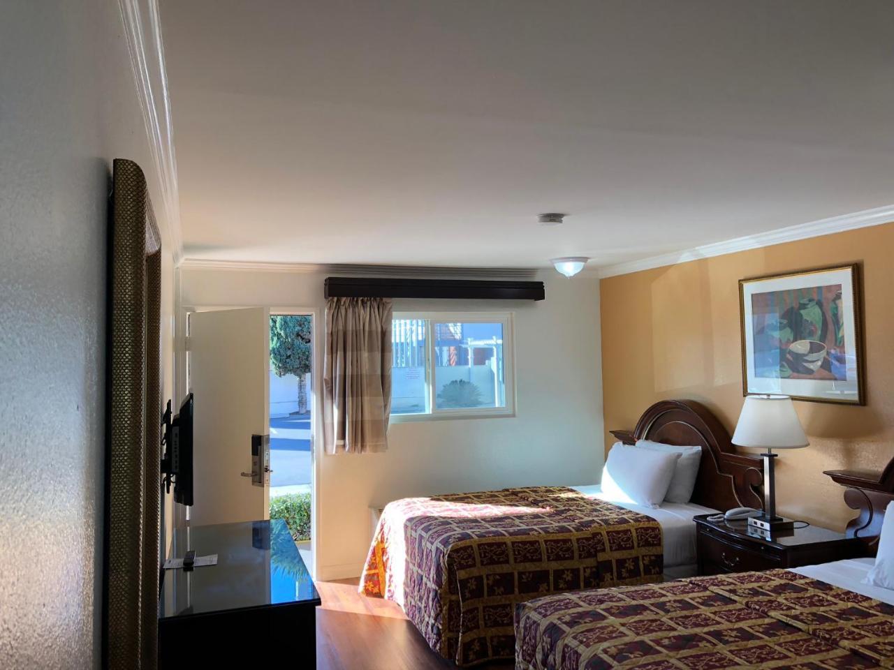 Valley Hotel Роузмийд Екстериор снимка