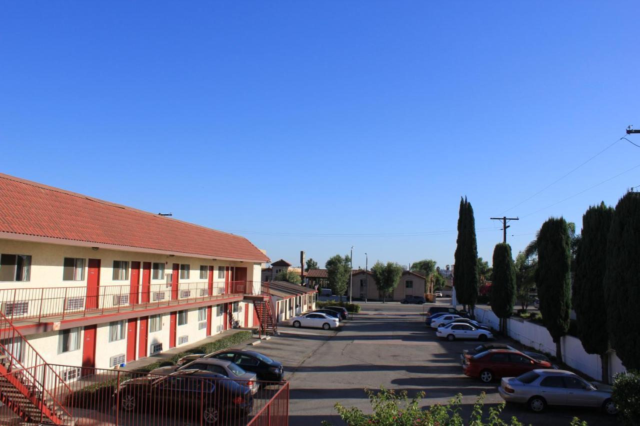 Valley Hotel Роузмийд Екстериор снимка